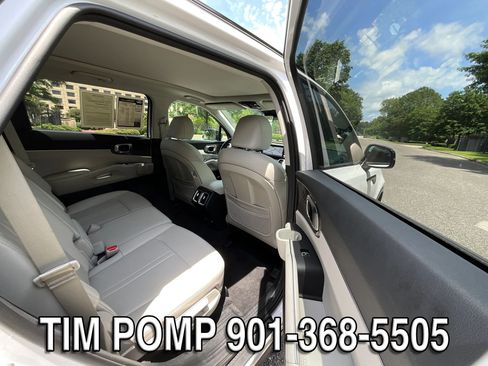 Used 2023 Kia Sorento S w/ Panoramic Sunroof Package FWD image 16