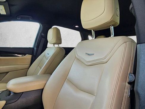 Used 2019 Cadillac XT5 FWD image 13