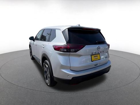 Used 2025 Nissan Rogue SV AWD/4WD image 10
