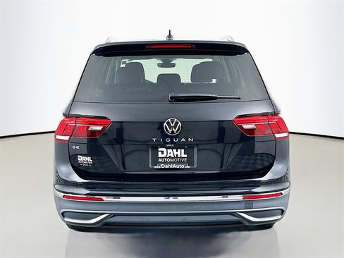Used 2024 Volkswagen Tiguan SE image 6