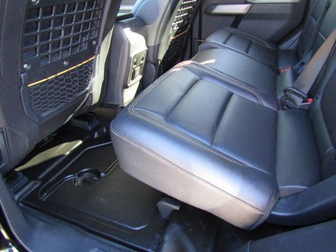 Used 2021 Ford Bronco Badlands image 16