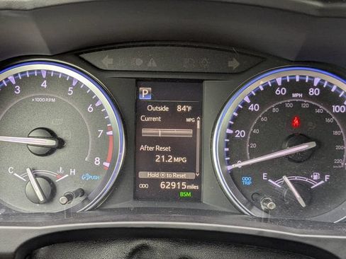Used 2019 Toyota Highlander XLE AWD/4WD image 28