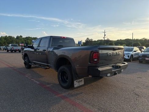 Used 2025 RAM 3500 Lone Star AWD/4WD image 9