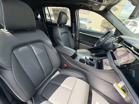 New 2025 Jeep Wagoneer S Limited w/ Comfort Package image 32