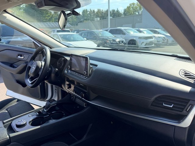 Used 2024 Nissan Rogue SV AWD/4WD image 19