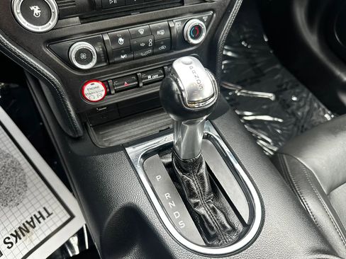 Used 2017 Ford Mustang GT RWD image 13