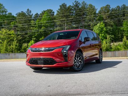 New 2027 Chrysler Pacifica Select