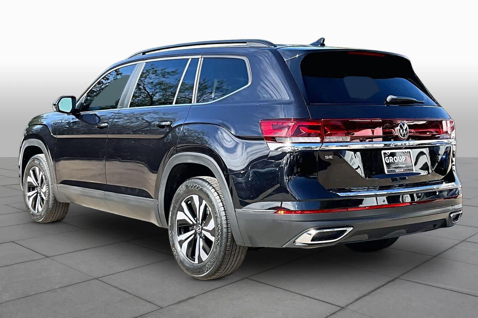 Used 2024 Volkswagen Atlas SE FWD image 12