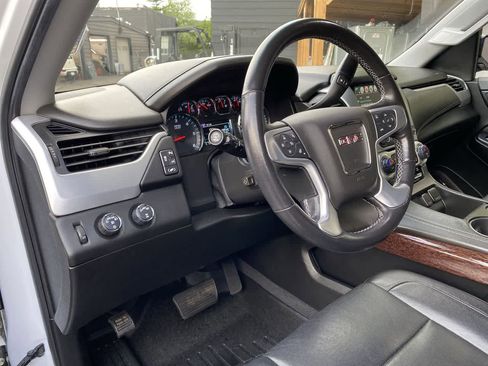 Used 2019 GMC Yukon SLT w/ Open Road Package AWD/4WD image 2