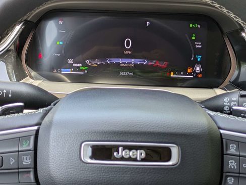 Used 2023 Jeep Grand Cherokee 4WD 4xe image 29