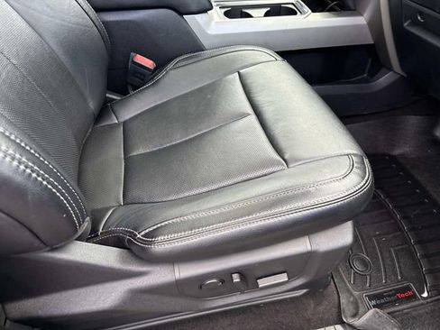 Used 2019 Ford F150 Lariat w/ Equipment Group 502A Luxury AWD/4WD image 10