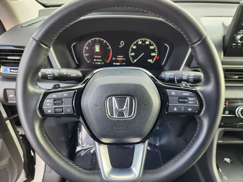 Certified 2023 Honda Pilot Touring image 9