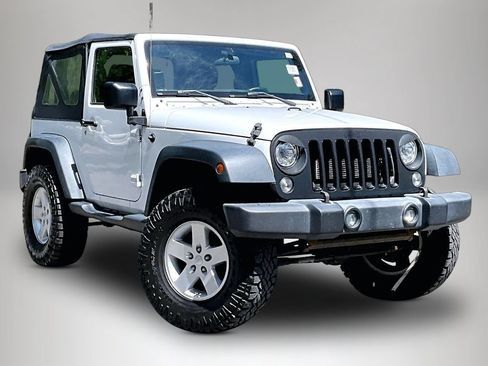 Used 2017 Jeep Wrangler Sport w/ Connectivity Group AWD/4WD image 2