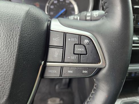 Used 2022 Toyota Highlander Limited image 17