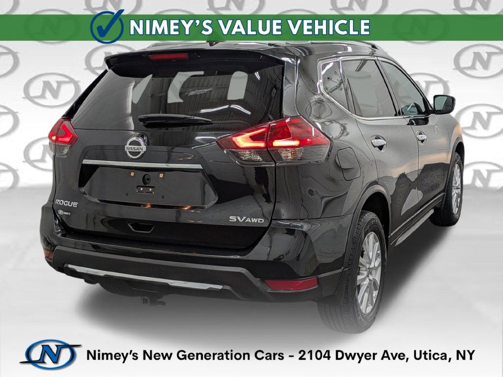 Used 2017 Nissan Rogue SV AWD/4WD image 2