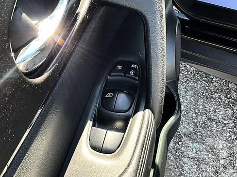 Used 2019 Nissan Rogue S w/ Special Edition Package FWD image 13