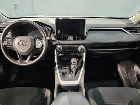 Used 2023 Toyota RAV4 LE FWD image 10
