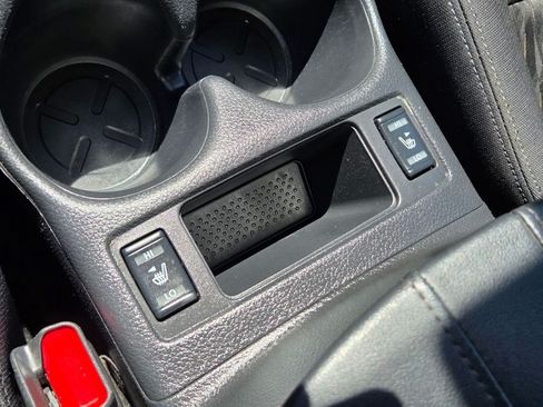 Used 2019 Nissan Rogue SV AWD/4WD image 33