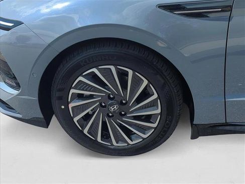 New 2025 Hyundai Sonata Limited image 11