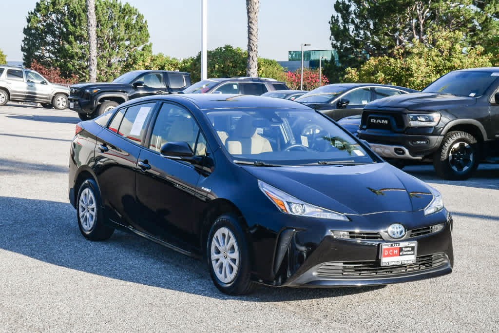 Used 2020 Toyota Prius LE w/ Carpet Mat Package FWD image 3