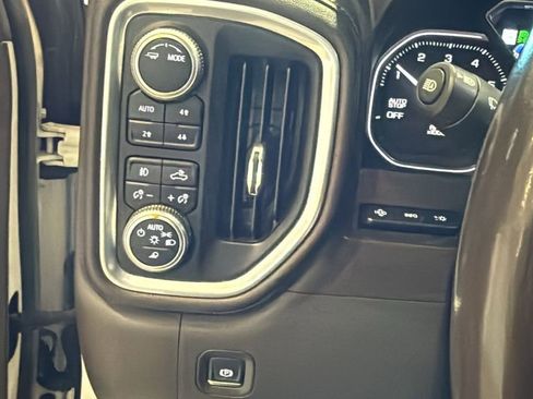 Used 2020 GMC Sierra 1500 Denali w/ Denali Ultimate Package AWD/4WD image 34