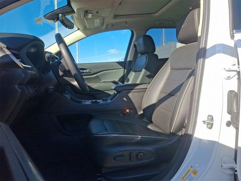 Used 2022 GMC Acadia Denali w/ Denali Ultimate Package image 13