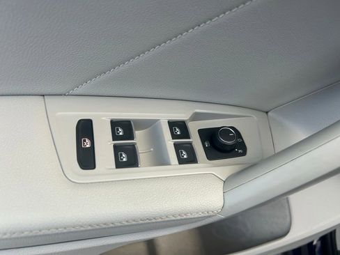 Certified 2023 Volkswagen Tiguan SE image 49