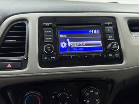 Used 2019 Honda HR-V LX image 33