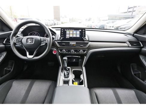 Used 2018 Honda Accord EX image 11