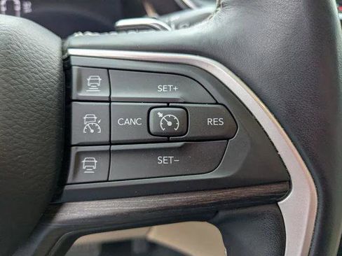 Certified 2021 Jeep Grand Cherokee L Limited AWD/4WD image 16