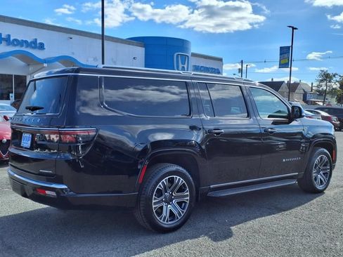 Used 2023 Jeep Wagoneer L Series II AWD/4WD image 6