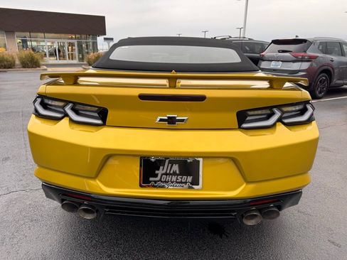 Used 2024 Chevrolet Camaro LT w/ Technology Package image 4