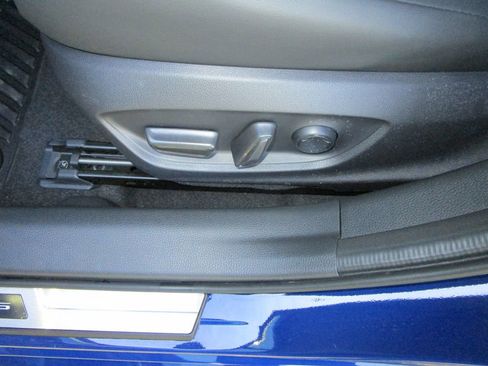 Used 2026 Toyota Prius Plug-In Hybrid image 16