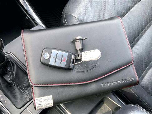 Used 2017 Kia Sorento EX w/ EX Premium Package image 12