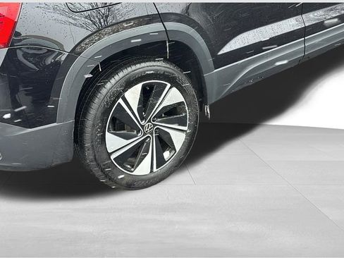 Used 2024 Volkswagen Taos SE AWD/4WD image 8