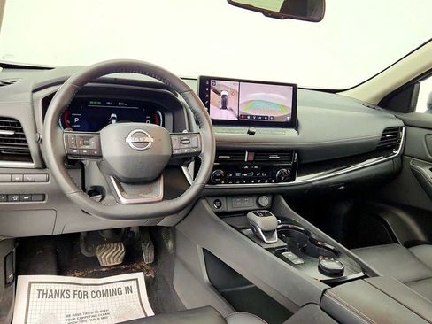 Used 2025 Nissan Rogue SL w/ Tech Package AWD/4WD image 13