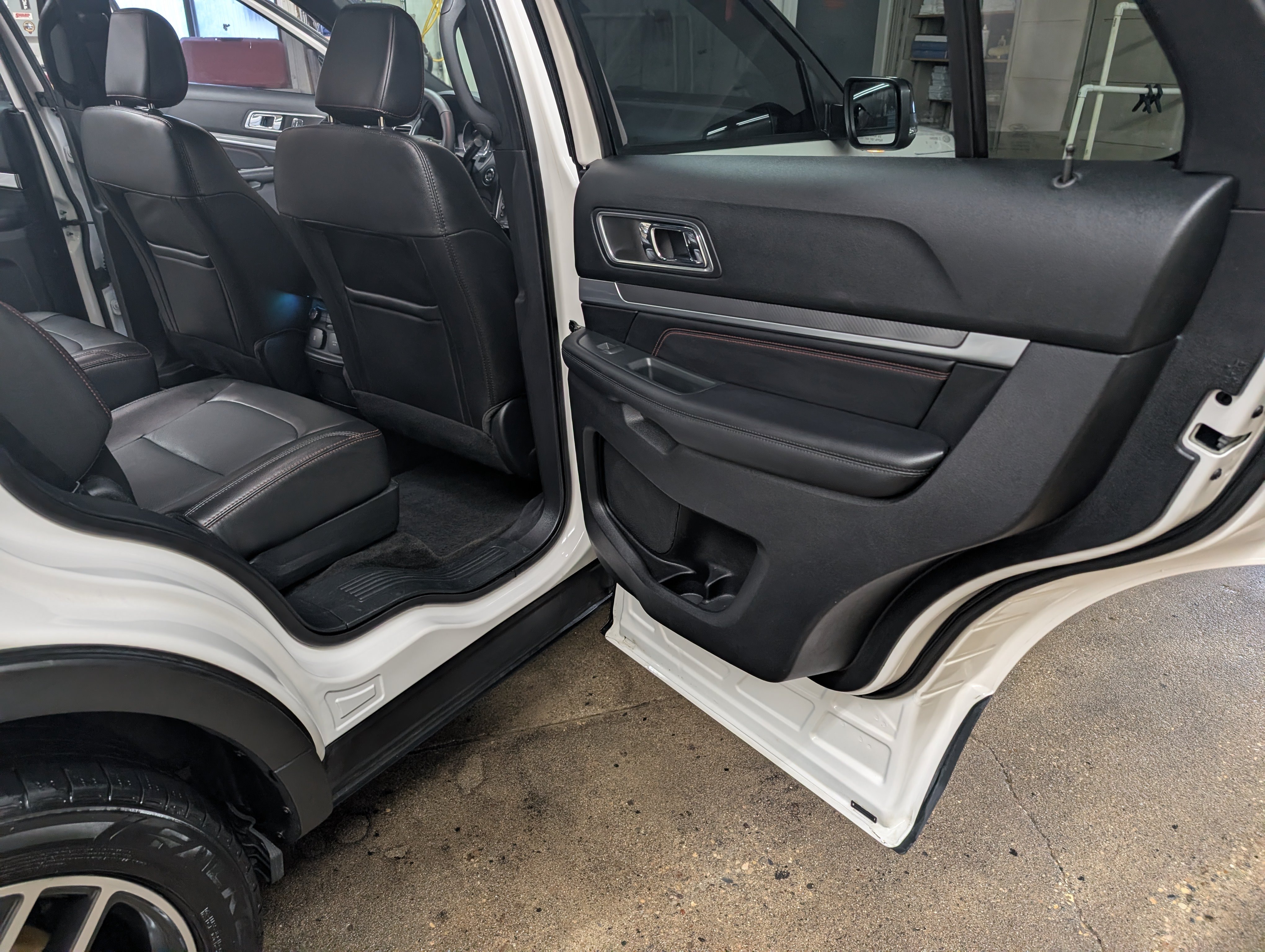 Used 2018 Ford Explorer Sport w/ Equipment Group 401A AWD/4WD image 15