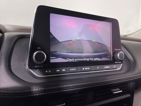 Used 2023 Nissan Rogue SV image 24