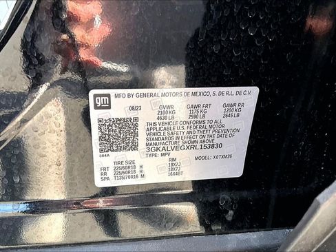 Used 2024 GMC Terrain SLT image 14