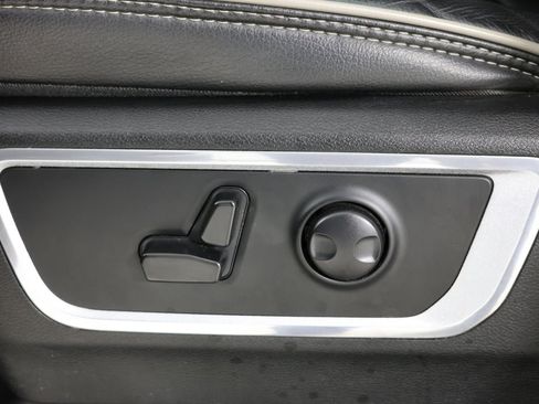 Used 2023 RAM 1500 Laramie AWD/4WD image 26