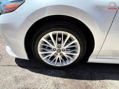 Used 2019 Toyota Camry XLE w/ Carpet Mat Package FWD image 17