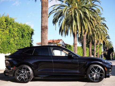 New 2026 Aston Martin DBX 707 image 13