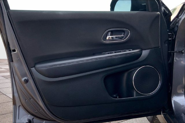 Used 2018 Honda HR-V EX image 26