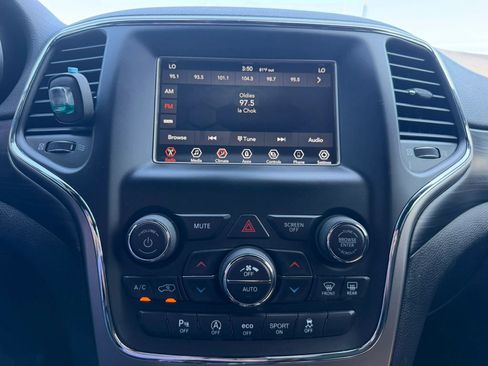 Used 2021 Jeep Grand Cherokee Laredo RWD image 25