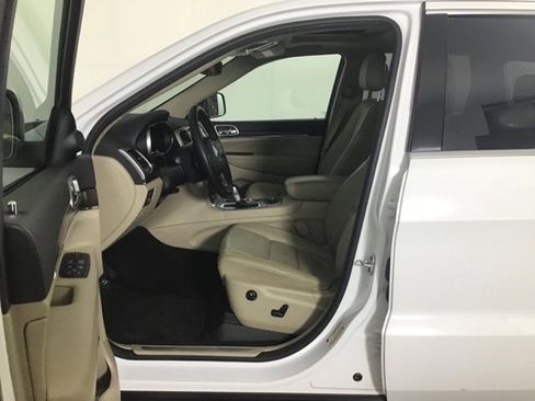 Used 2018 Jeep Grand Cherokee Limited image 9