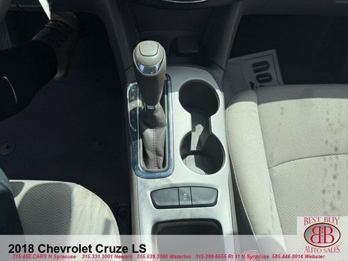 Used 2018 Chevrolet Cruze LS FWD image 21