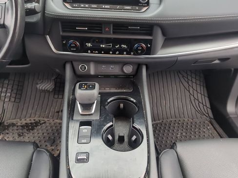 Used 2023 Nissan Rogue SV w/ SV Premium B Package image 21