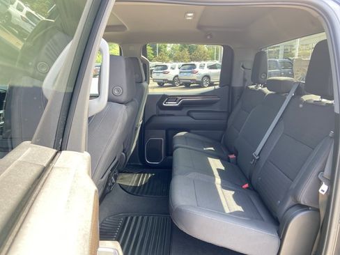 Used 2023 Chevrolet Silverado 1500 LT AWD/4WD image 18