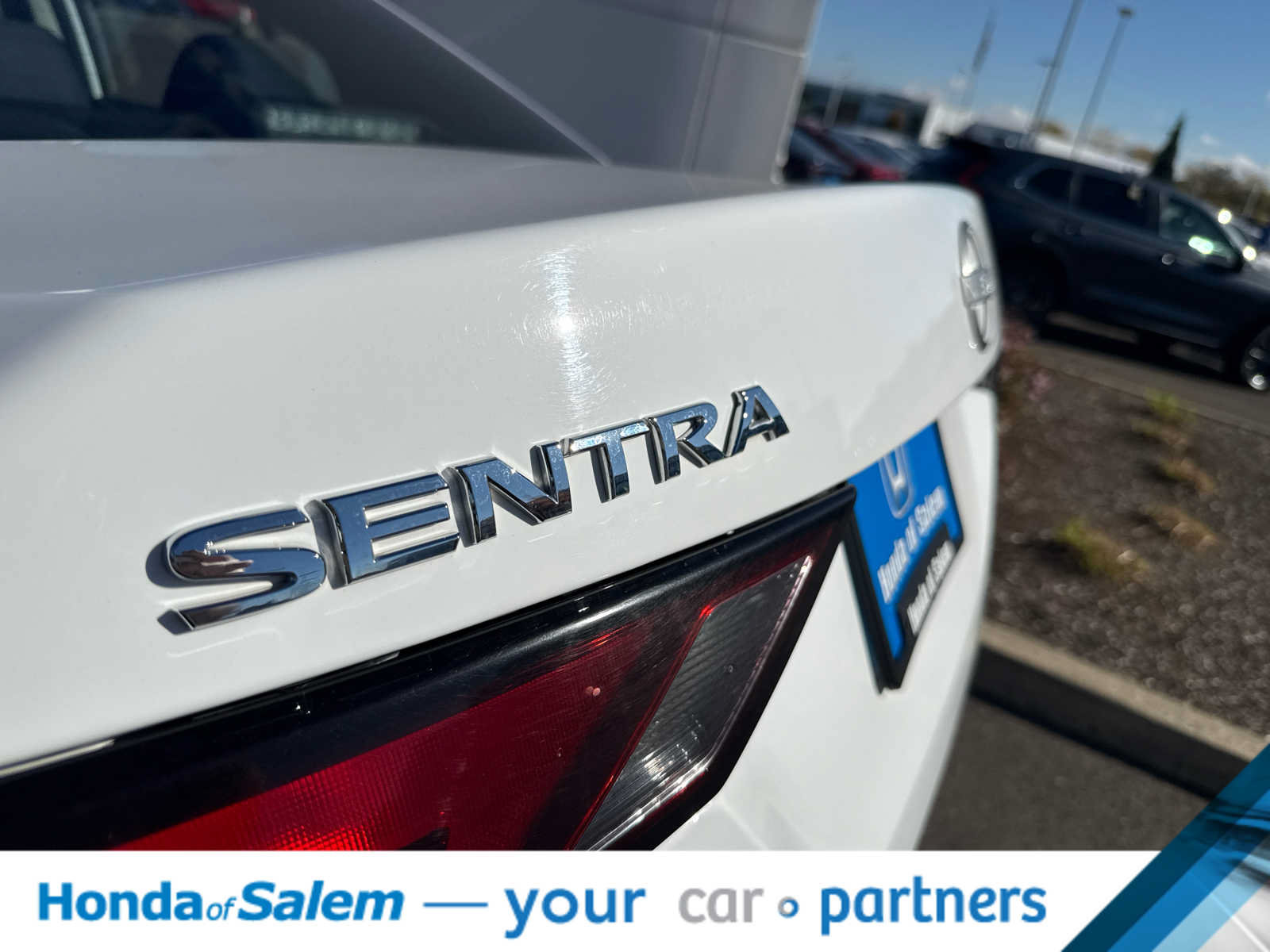 Used 2025 Nissan Sentra SV FWD image 8