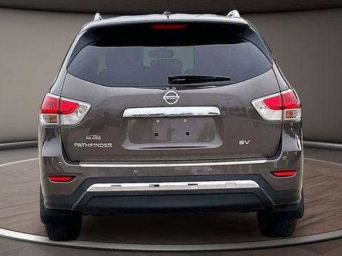 Used 2015 Nissan Pathfinder SV FWD image 4